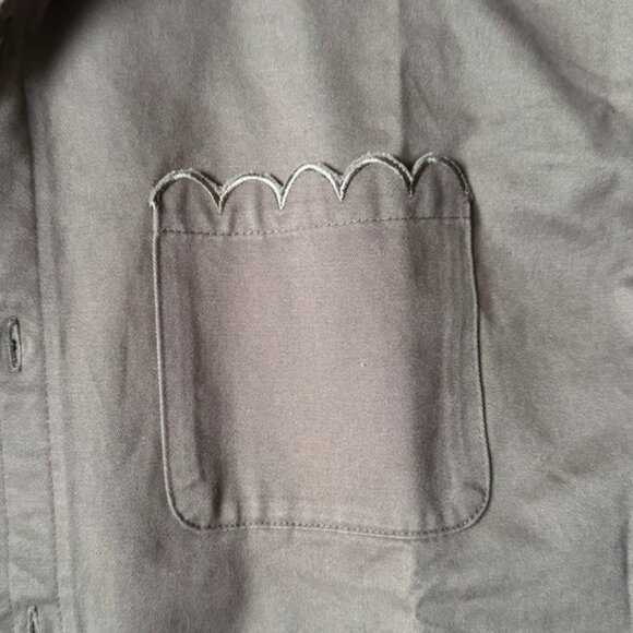 Women's Tuckernuck Army Green Chino Cropped Jasper Button Down Shirt, XS. - Picture 3 of 6